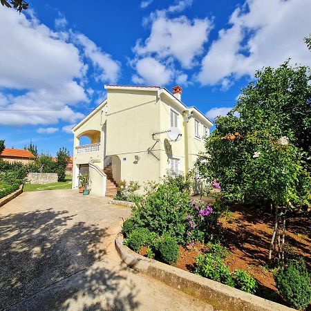 Apartmani Lenka Углян Экстерьер фото