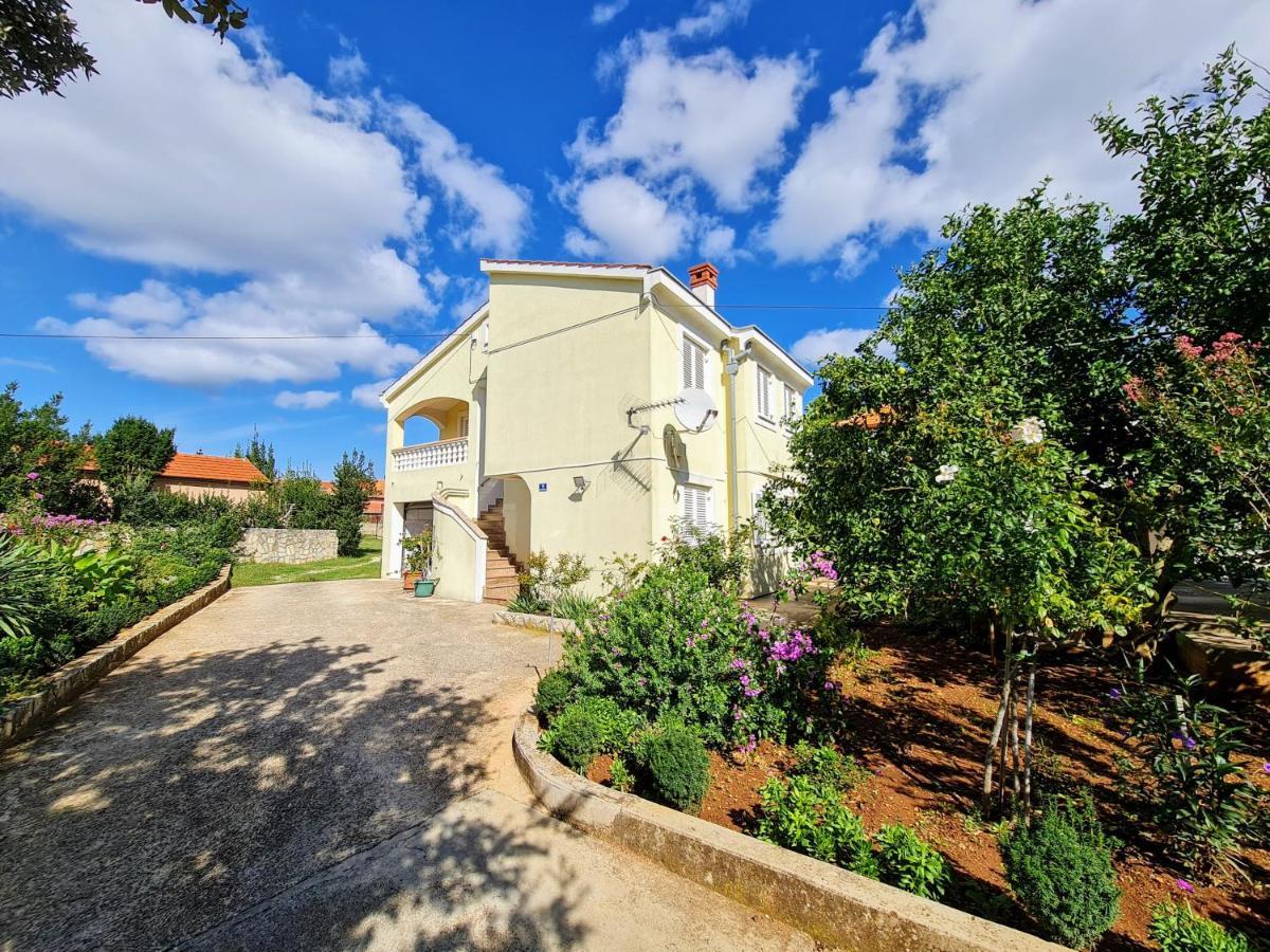 Apartmani Lenka Углян Экстерьер фото