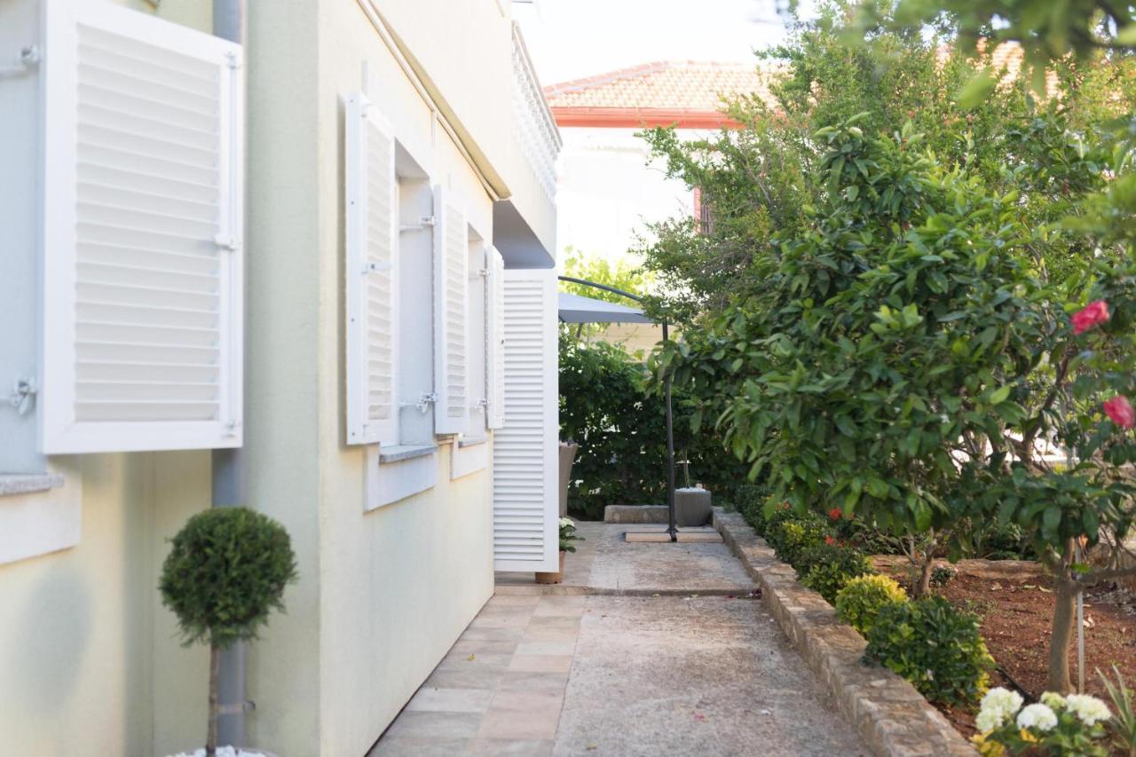 Apartmani Lenka Углян Экстерьер фото