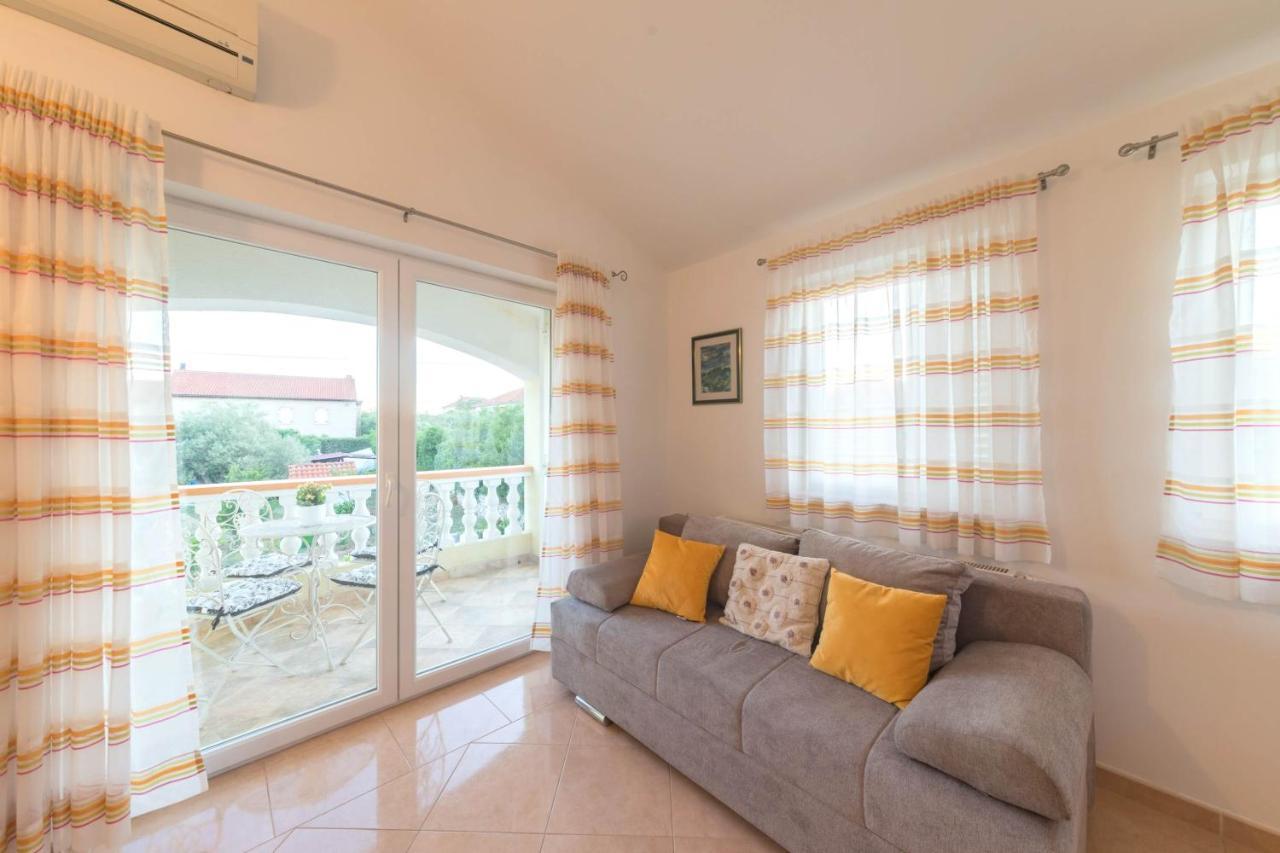 Apartmani Lenka Углян Экстерьер фото