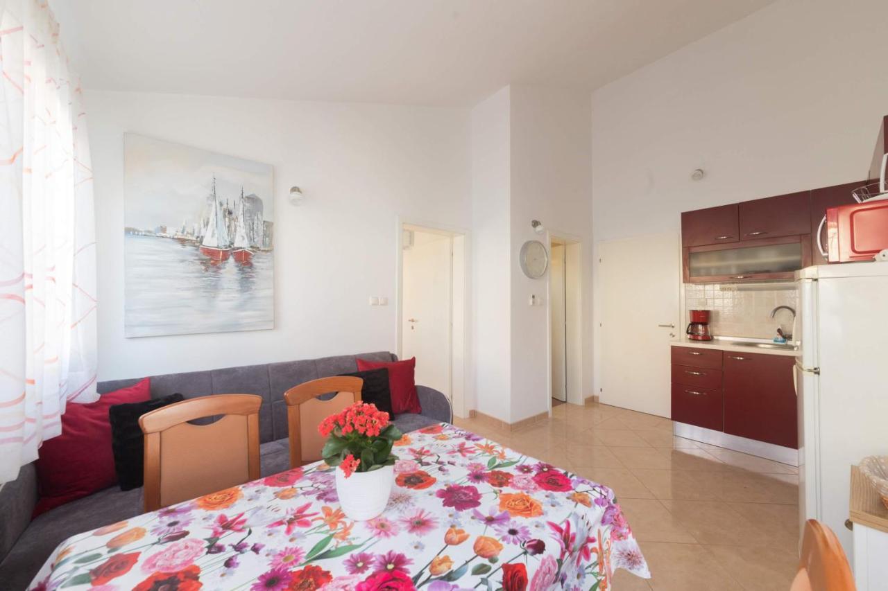 Apartmani Lenka Углян Экстерьер фото