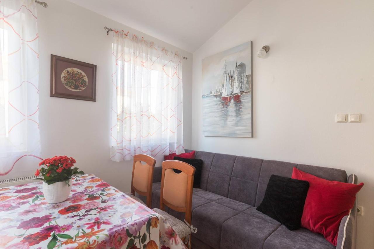 Apartmani Lenka Углян Экстерьер фото