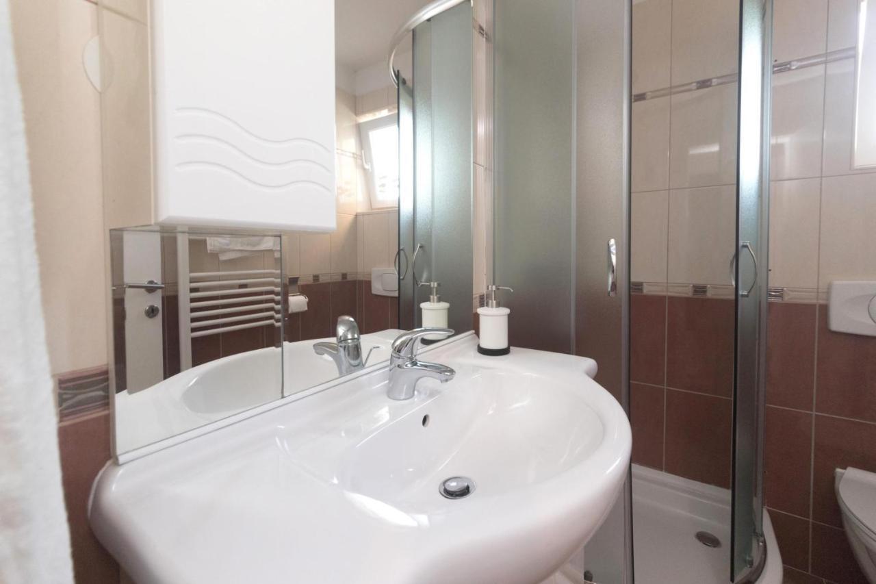 Apartmani Lenka Углян Экстерьер фото